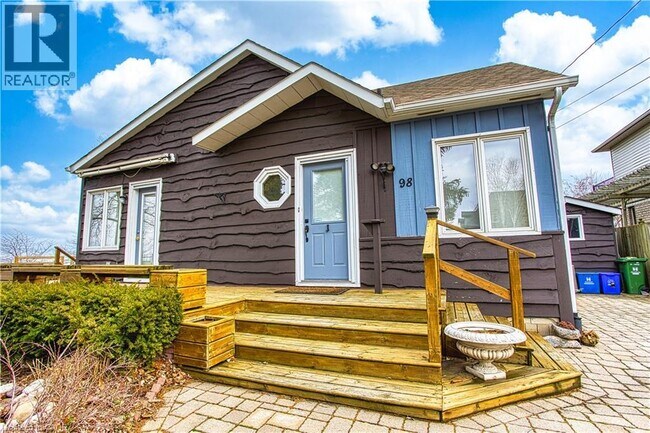 Photo du bâtiment - 98 Creanona Blvd