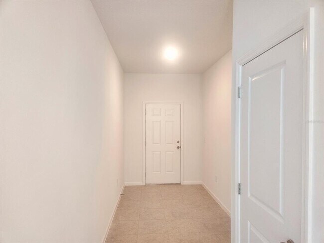 Building Photo - 8731 Sportsman Lp