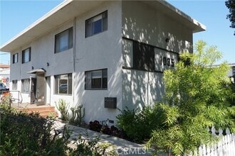 Building Photo - 1035 S Alma St
