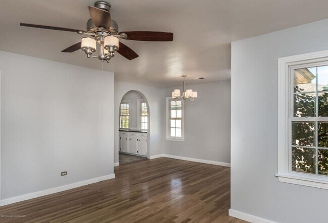 Foto del edificio - 108 Wayside Dr