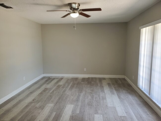 Building Photo - 154 SE Selva Ct