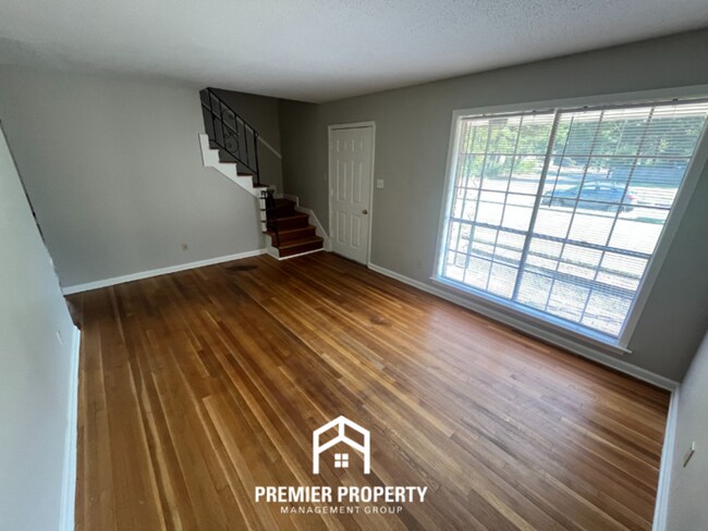 Foto del edificio - 4910 Cloister Ave