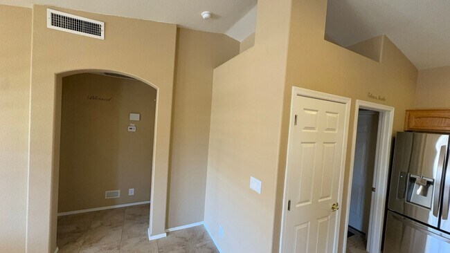 Building Photo - Sunland Springs Village