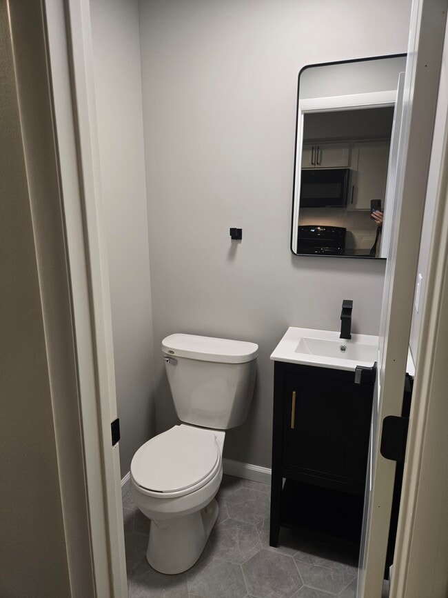 Foto del edificio - 541 E School St