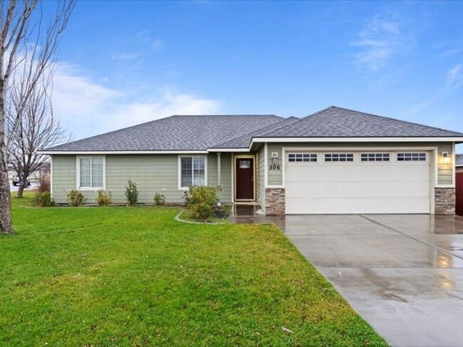 Building Photo - 506 Manzanita Ln