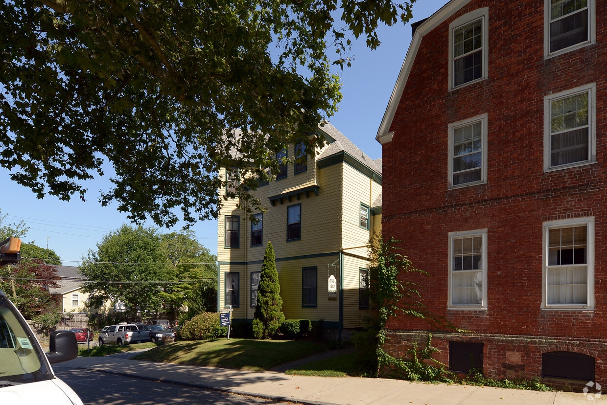 Building Photo - The Park House