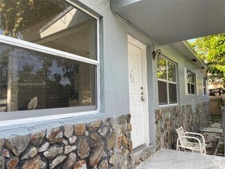 Building Photo - 231 NE 160th Terrace