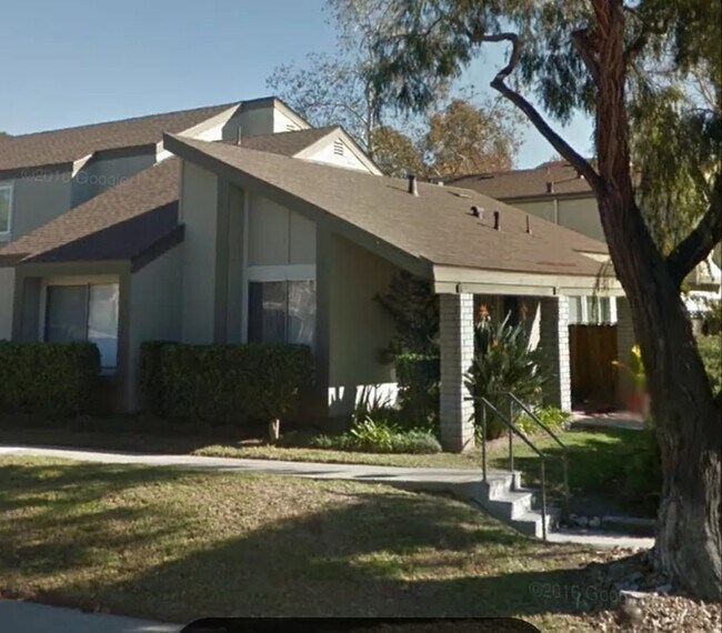 Building Photo - 5103 La Cuenta Dr