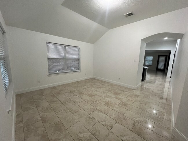Building Photo - 6304 Spring Ranch Dr