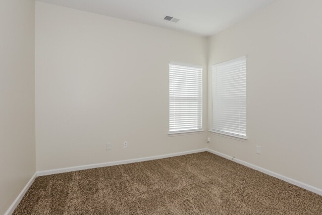 Building Photo - 2722 Forest Grove Ct