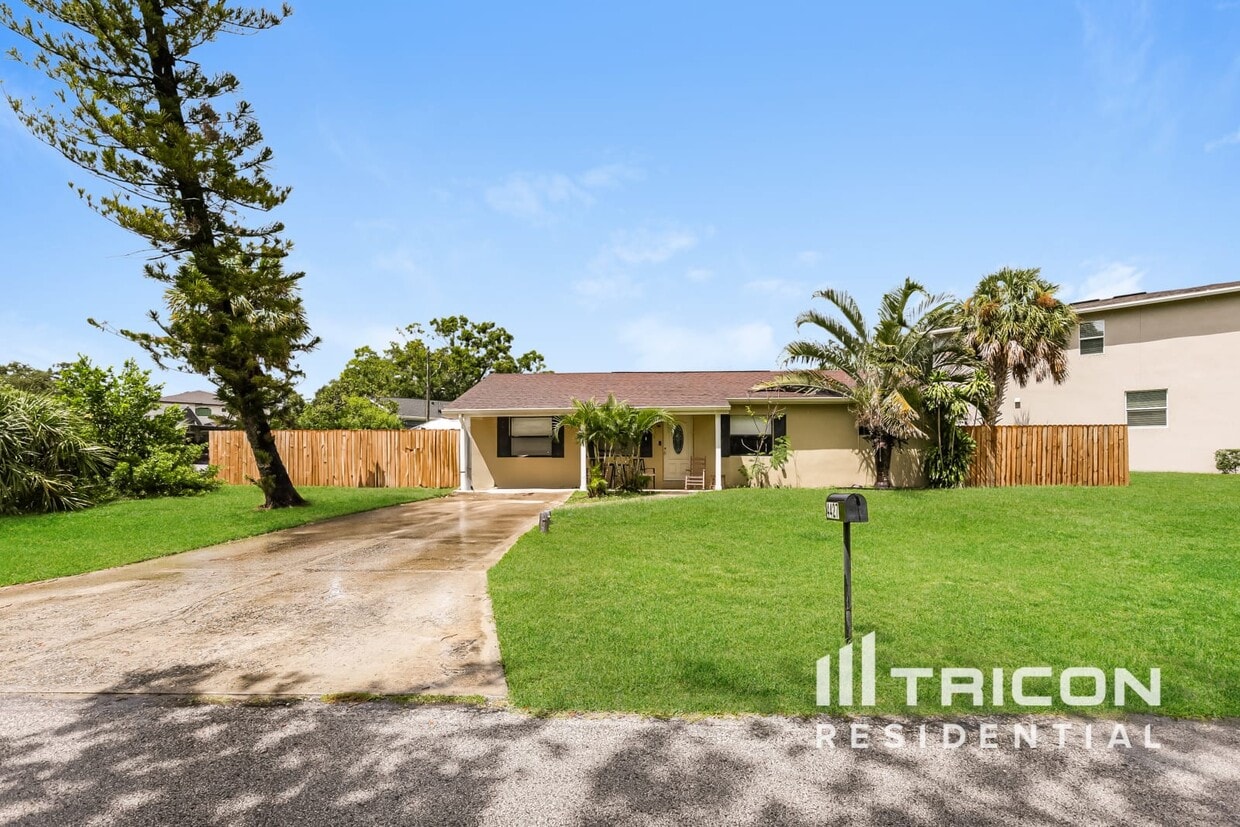 Foto principal - 4427 W Lawn Ave