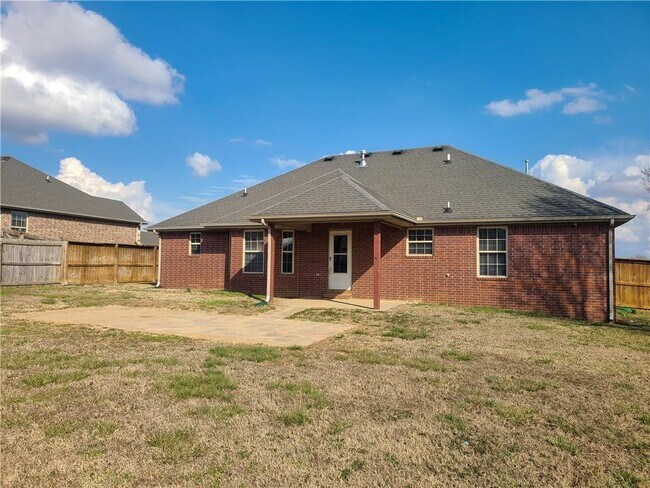 Building Photo - 580 Keswick Dr
