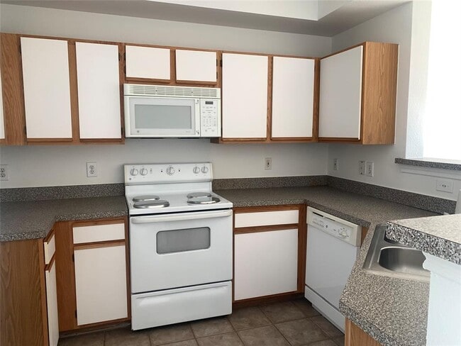 Building Photo - 2320 Gracy Farms Ln