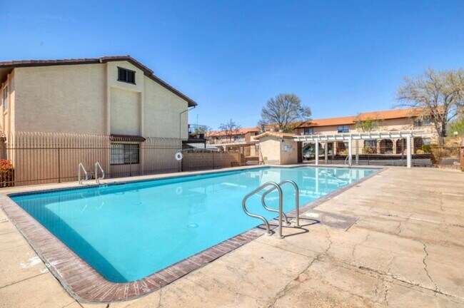 Foto del edificio - 1045 N 1725 W