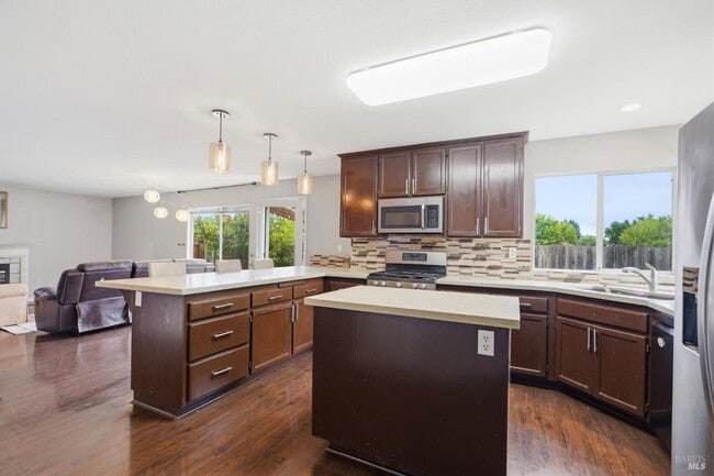 Building Photo - 1731 Walnut Creek Dr