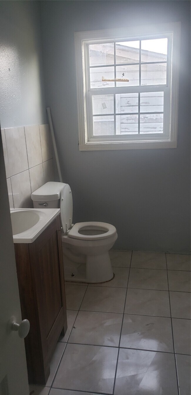 Foto del edificio - 7010 England St