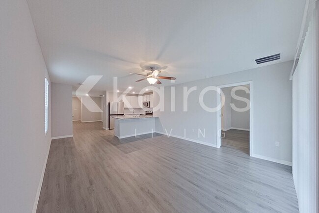 Building Photo - 8688 SW 43rd Ter