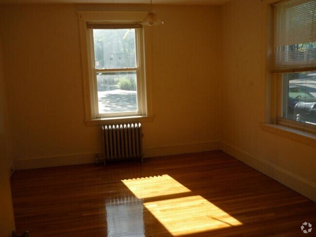 Building Photo - 233 Freeman St