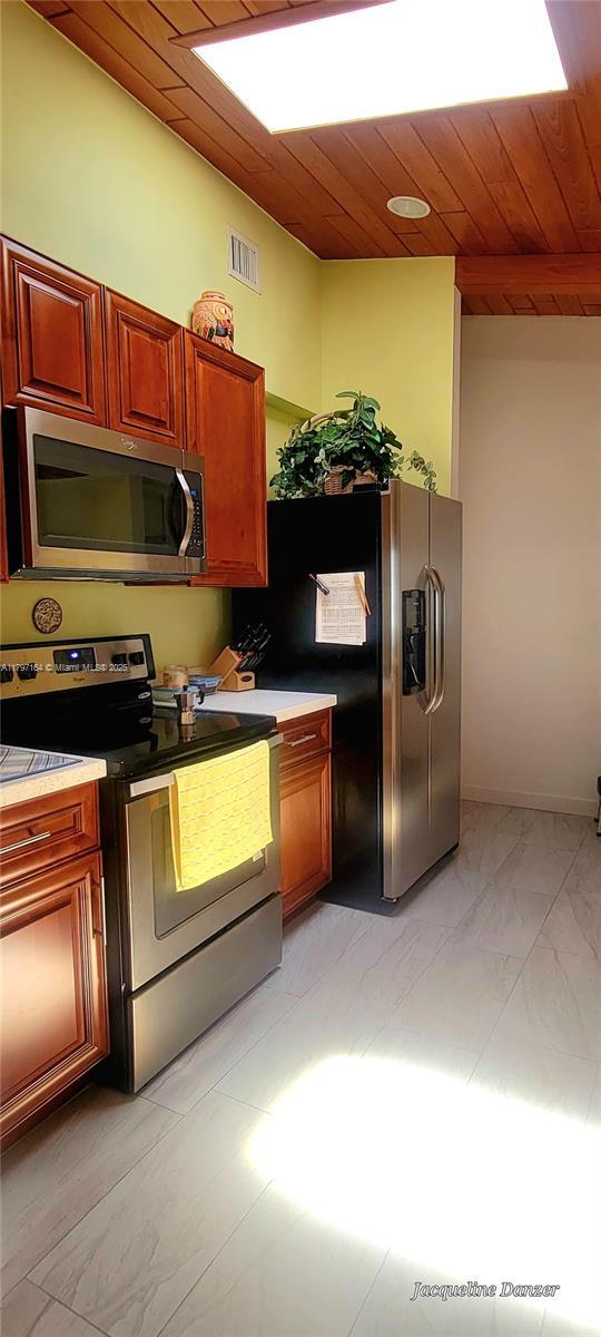 Foto del edificio - 2241 NE 38th St