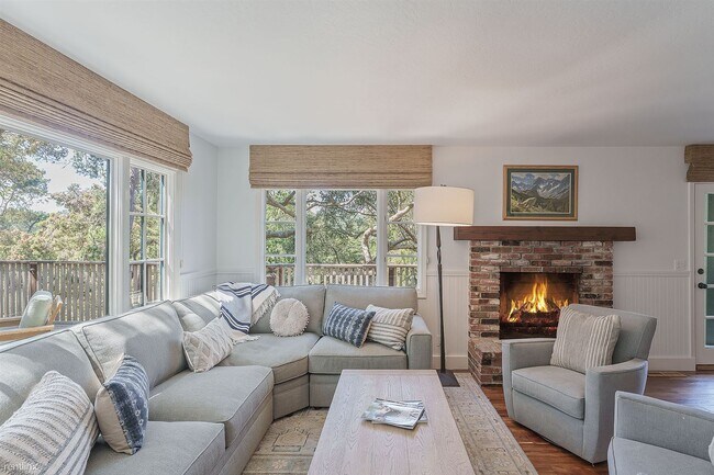 Building Photo - 3 br, 2.5 bath House - 3833 Treetops