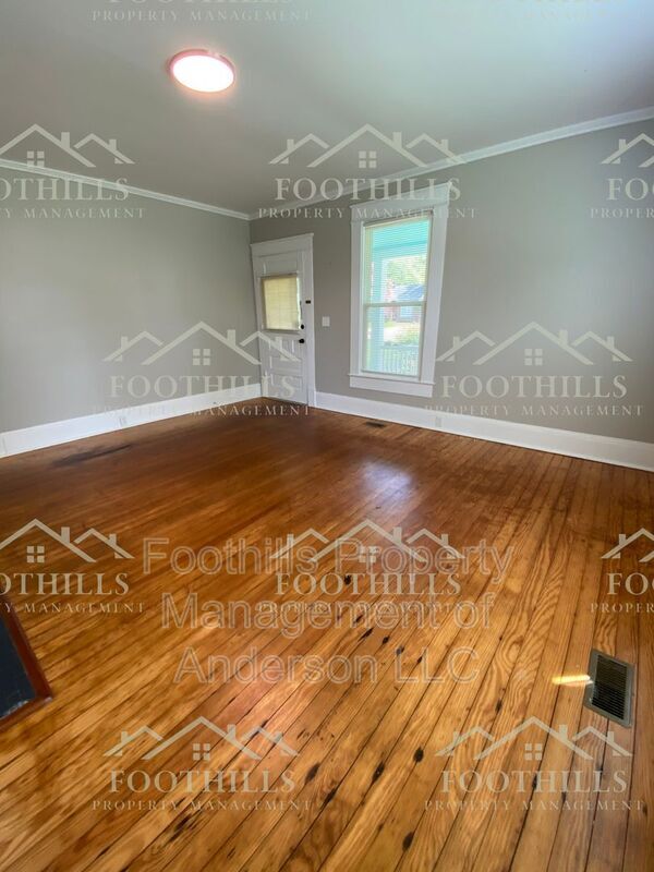 Building Photo - 120 Anderson Ave