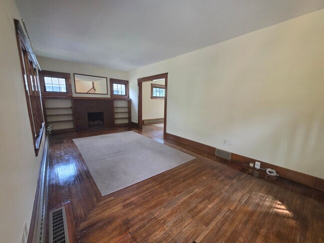 Foto del edificio - Kent Ohio 2 Bedroom 1.5 Bath 2 Bonus Rooms.
