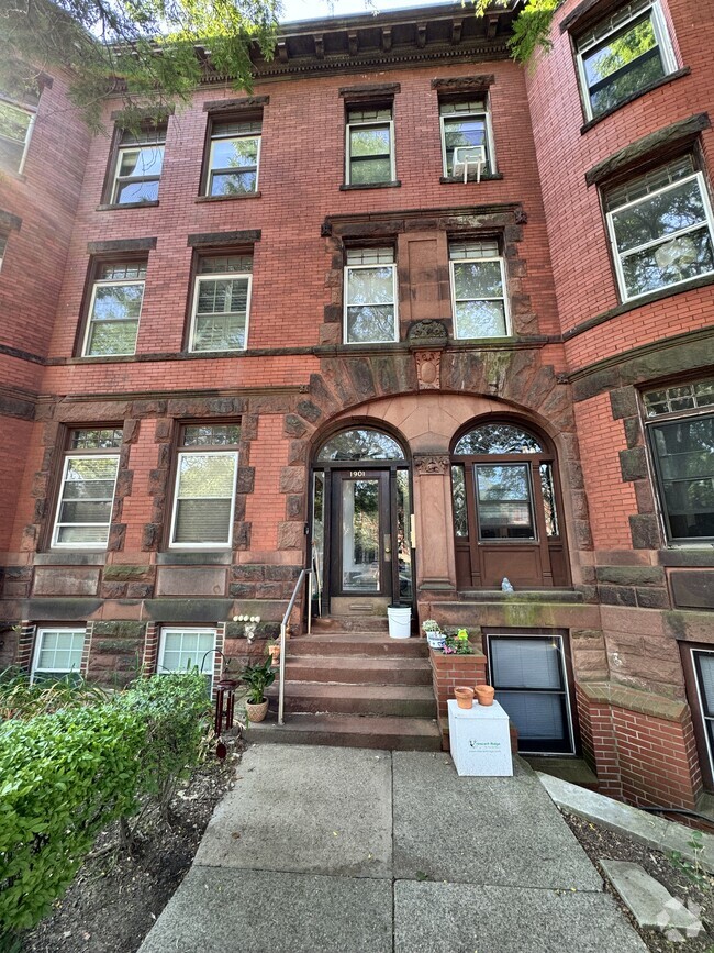 Building Photo - 1901 Beacon St