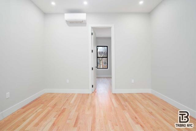 Foto del edificio - 3 bedroom in RIDGEWOOD NY 11385