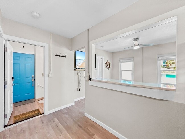 Building Photo - 14135 Palm St