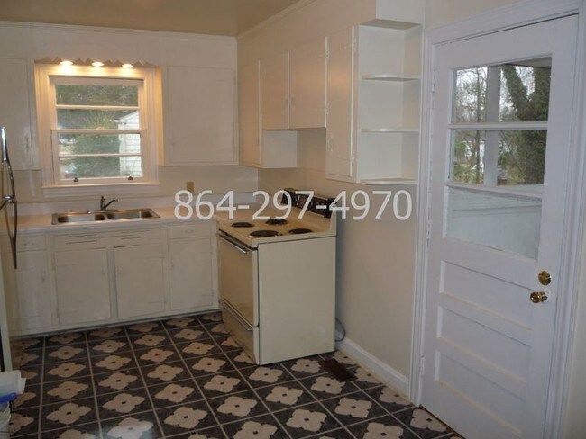 Foto del edificio - 10 Mayflower Ave