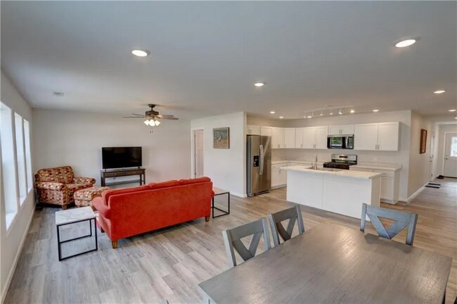 Foto del edificio - 10248 N Olker Rd