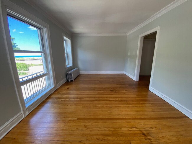 Foto del edificio - 1055 W Pratt Blvd