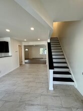 Building Photo - 56 Catherine St Building Photo - 56 Catherine St