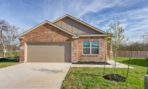 Building Photo - Large 4/2 Close to Lackland AFB.