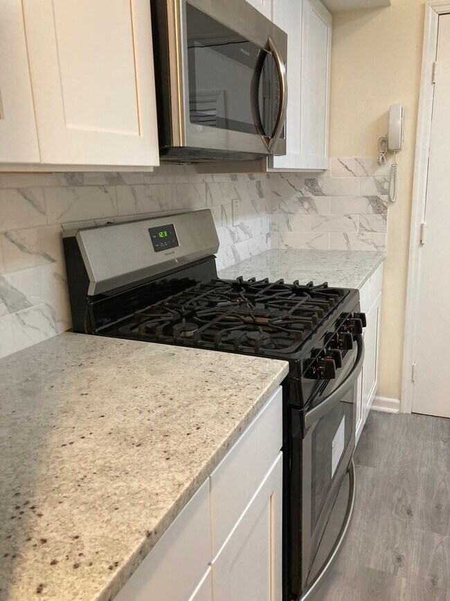 All new appliances - 722 Sip St