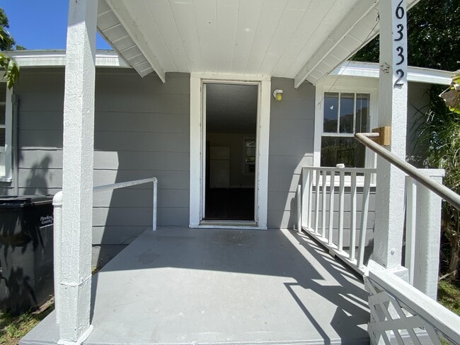 Photo - 6332 29th St N (Saint Petersburg, FL) Apartment
