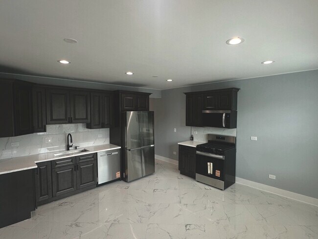 Foto del edificio - 2702 S Union Ave