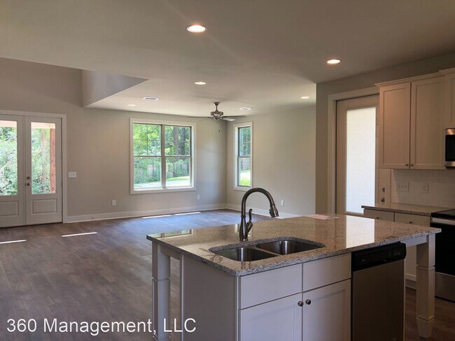 Building Photo - 5 br, 5.5 bath House - 566 Harper Avenue
