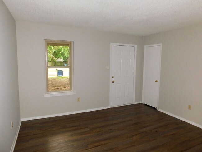 Foto del edificio - ****JUST REDUCED****