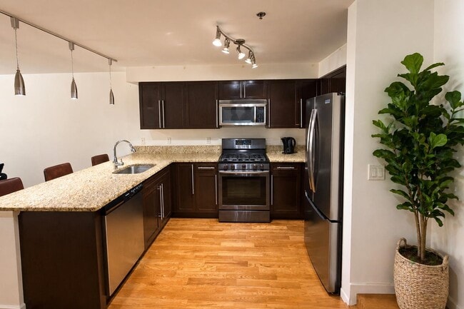 Foto del edificio - 5711 Jefferson St