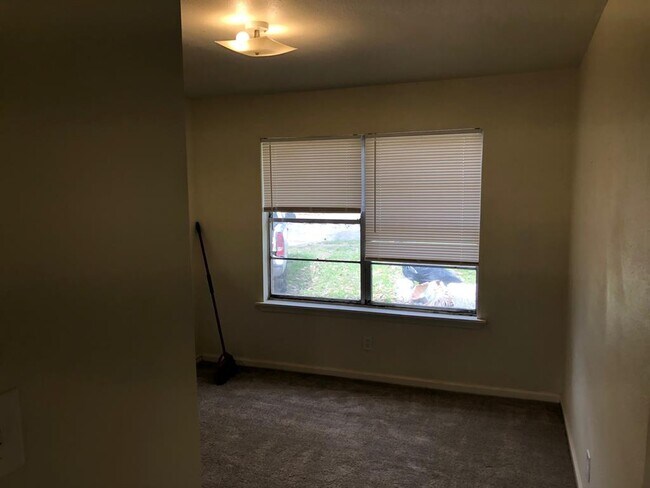 Building Photo - 8534 Guinevere St