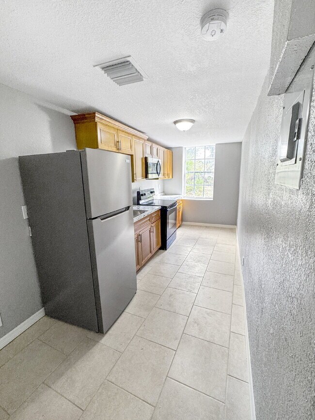 Foto del edificio - 15206 Stringfellow Rd