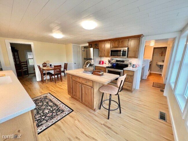 Building Photo - 2 br, 1.5 bath House - 240 State Route 46