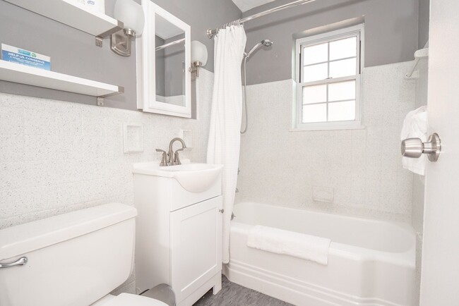 Bathroom - 5405 5th Ave
