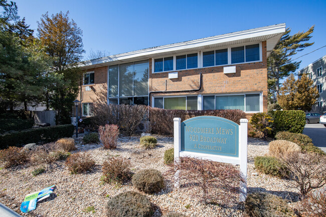 Building Photo - Woodmere Mews Cooperative