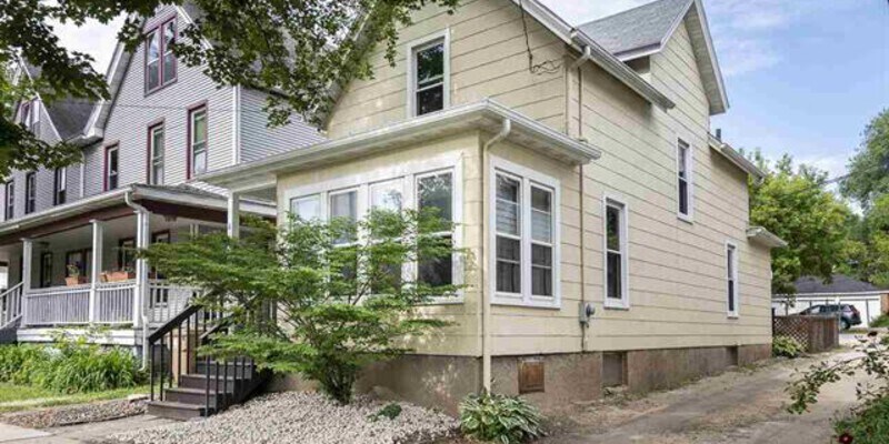 Primary Photo - 614 S Mills St