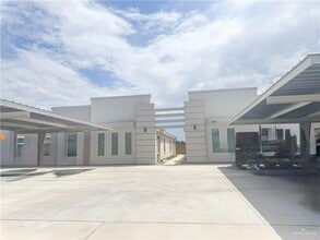 Building Photo - 2701 Sage Dr