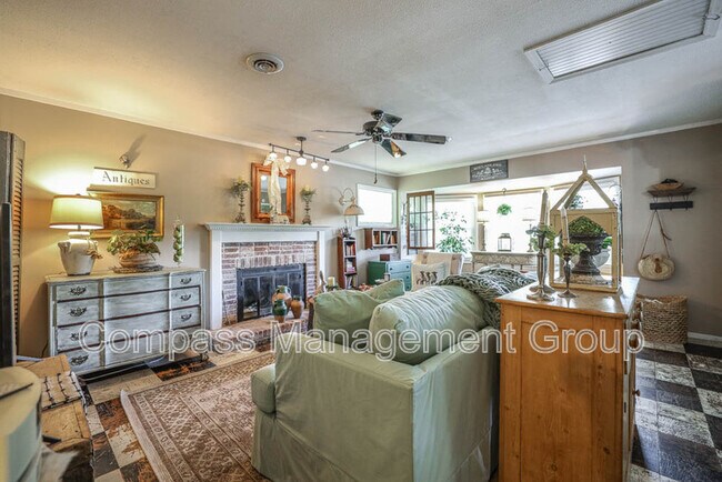 Foto del edificio - 1125 Timbergrove Dr