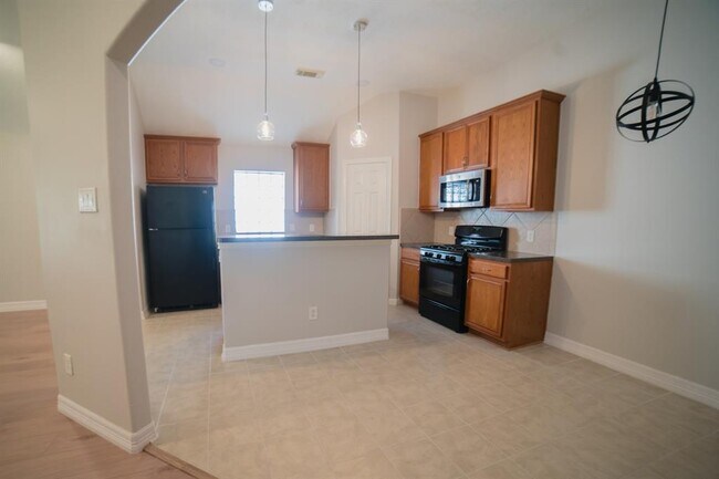 Building Photo - 15911 Pleasant Green Cir