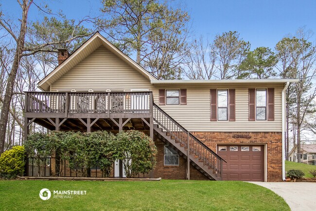 Building Photo - 21264 Royal Dr